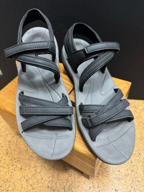 Northside Women’s Colette Black Gray Adjustable Strap Sandals